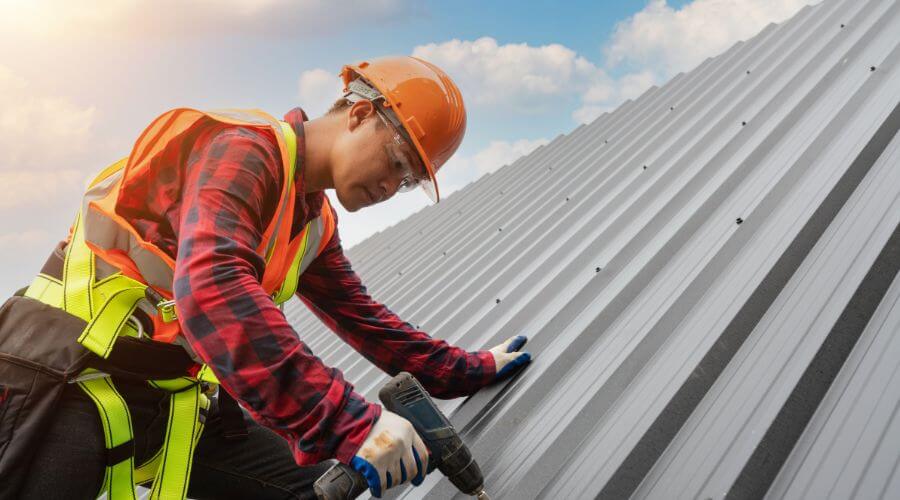 Professional residential roofers in White Pine, MI